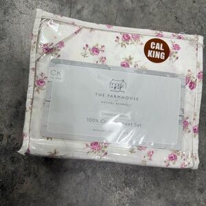 The Farmhouse by Rachel Ashwell- bed sheets- Cal King